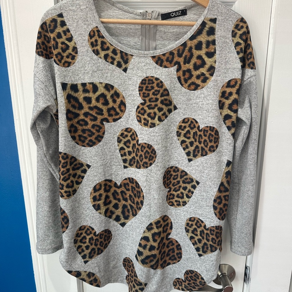 Quiz Leopard Heart Print Light Sweater